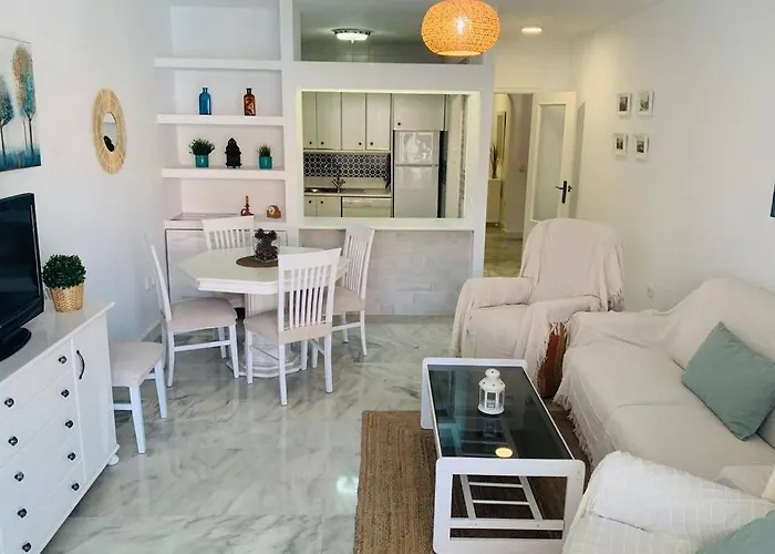 Amplio apartamento junto al mar